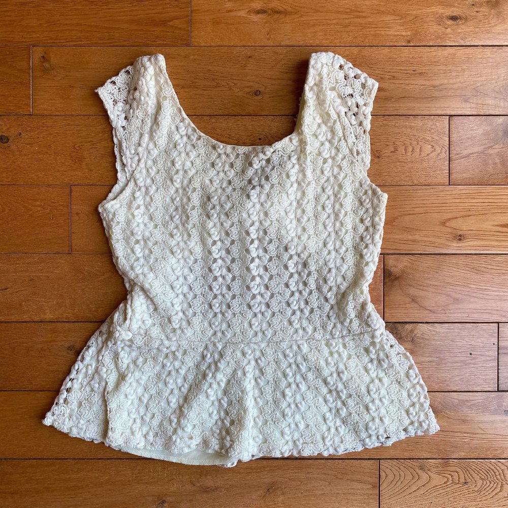 Kirra Accented Back Cap Sleeve Knit Blouse
